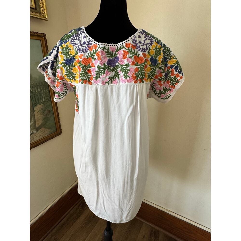 Buddy Basics Embroidered Floral Boho Dress White Puebla Style Small - Picture 2 of 12